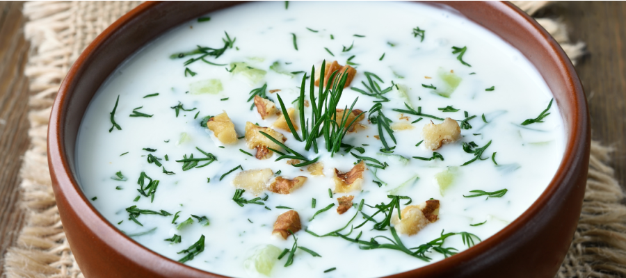 Kalte Gurken-Joghurtsuppe
